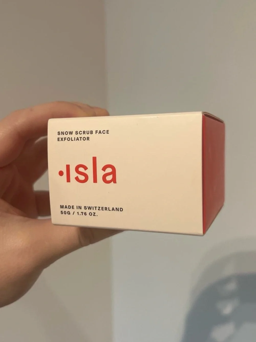 Isla Snow Scrub Face Exfoliator NIB
